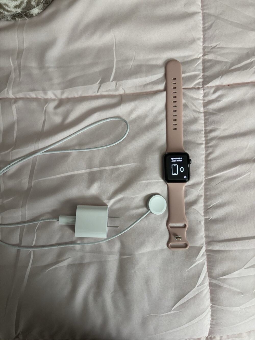 Apple Watch Series 3, 42mm Silver Aluminum. Pink Silicone Band iOS Touchscreen.